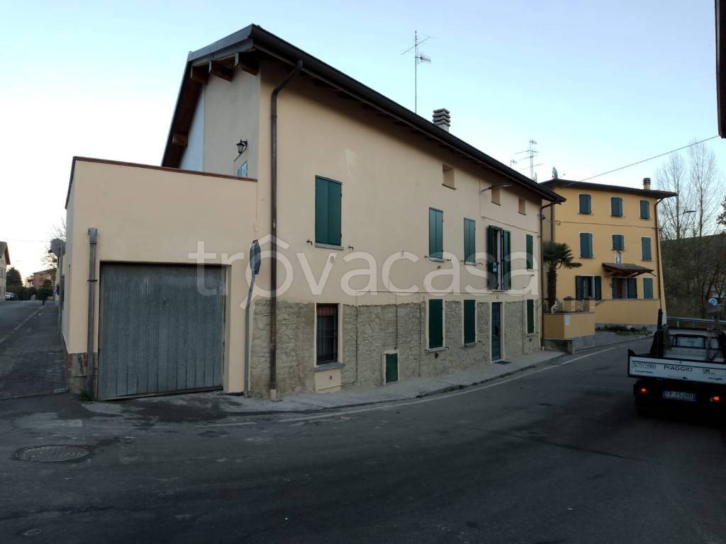 casa indipendente in vendita a Quattro Castella in zona Montecavolo