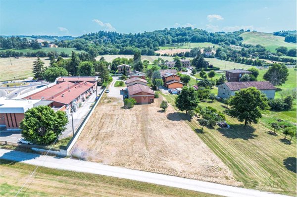 terreno edificabile in vendita a Quattro Castella in zona Montecavolo