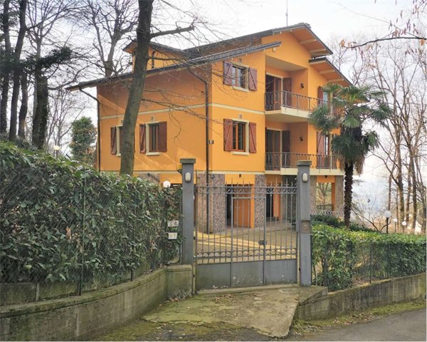 casa indipendente in vendita a Quattro Castella in zona Montecavolo