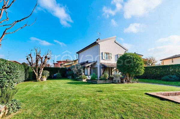 casa indipendente in vendita a Quattro Castella in zona Roncolo