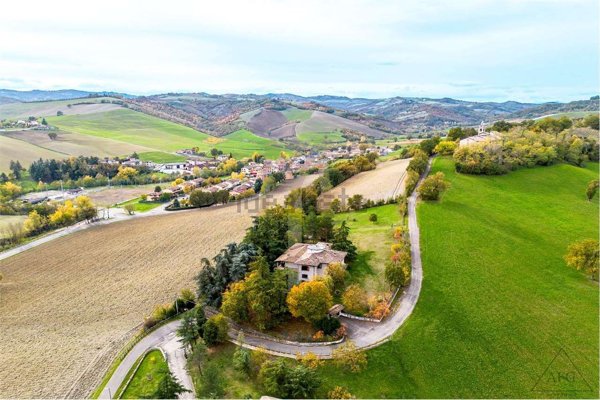 casa indipendente in vendita a Quattro Castella in zona Salvarano