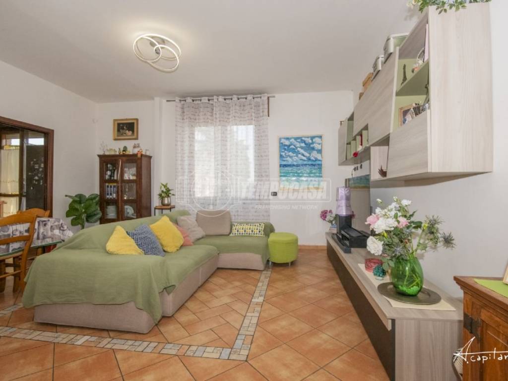 appartamento in vendita a Quattro Castella in zona Montecavolo