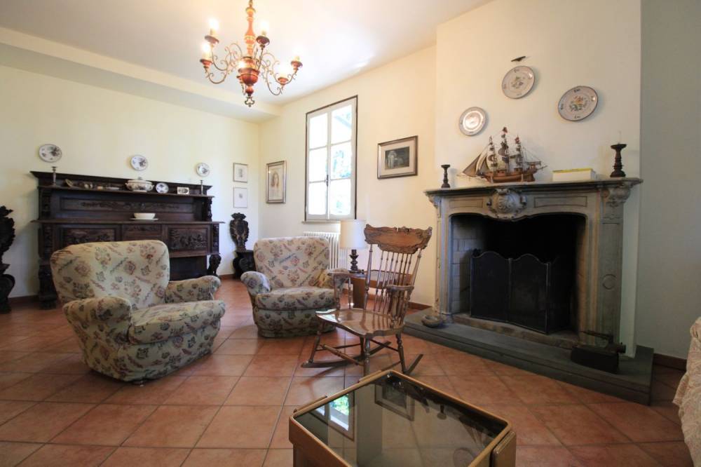 casa indipendente in vendita a Quattro Castella in zona Montecavolo