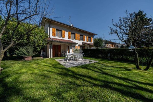 casa indipendente in vendita a Quattro Castella in zona Montecavolo