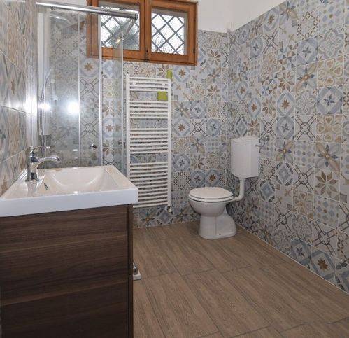 casa indipendente in vendita a Quattro Castella in zona Montecavolo