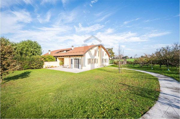 casa indipendente in vendita a Quattro Castella in zona Roncolo