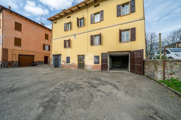 casa indipendente in vendita a Quattro Castella in zona Puianello