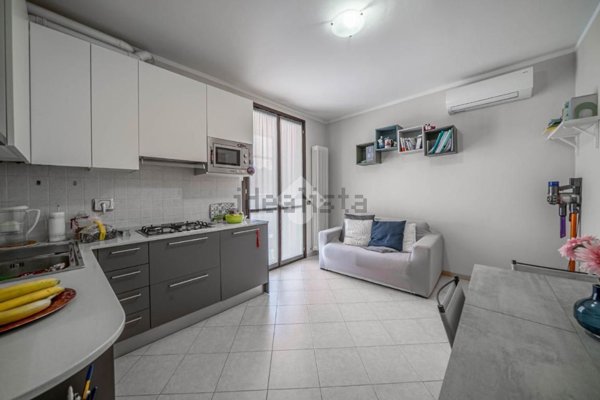 appartamento in vendita a Quattro Castella in zona Montecavolo