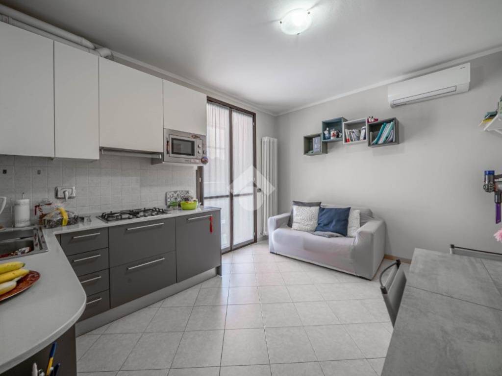 appartamento in vendita a Quattro Castella in zona Montecavolo