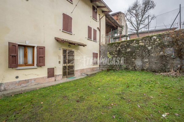 appartamento in vendita a Quattro Castella in zona Salvarano