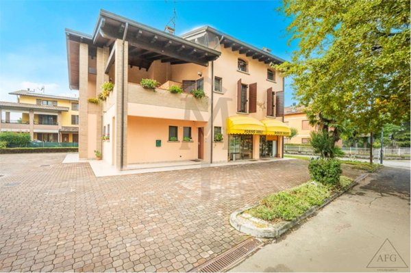casa indipendente in vendita a Quattro Castella in zona Montecavolo