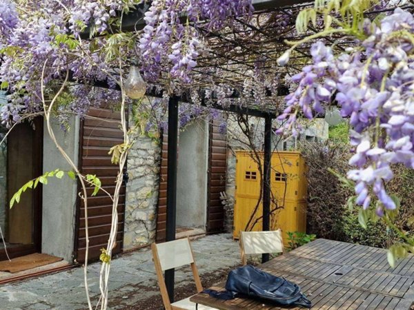 casa indipendente in vendita a Quattro Castella in zona Montecavolo