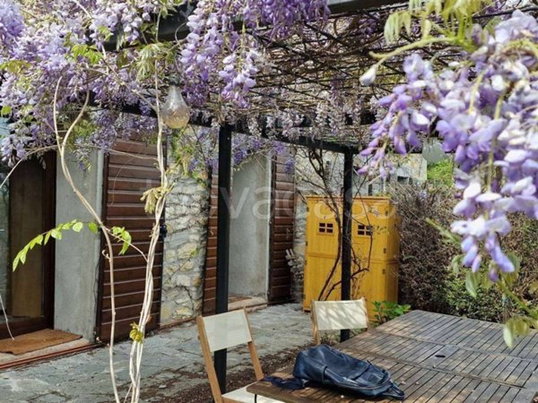 casa indipendente in vendita a Quattro Castella in zona Salvarano
