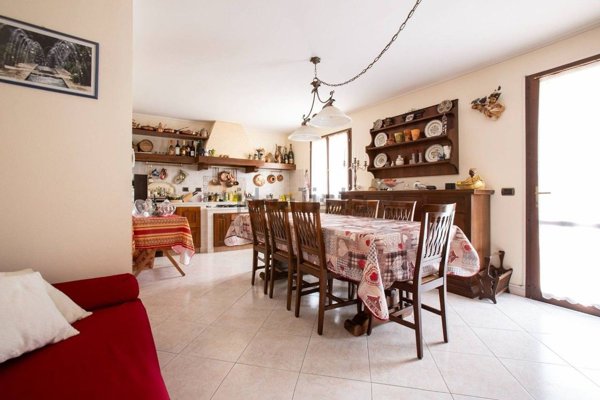 casa indipendente in vendita a Quattro Castella in zona Puianello