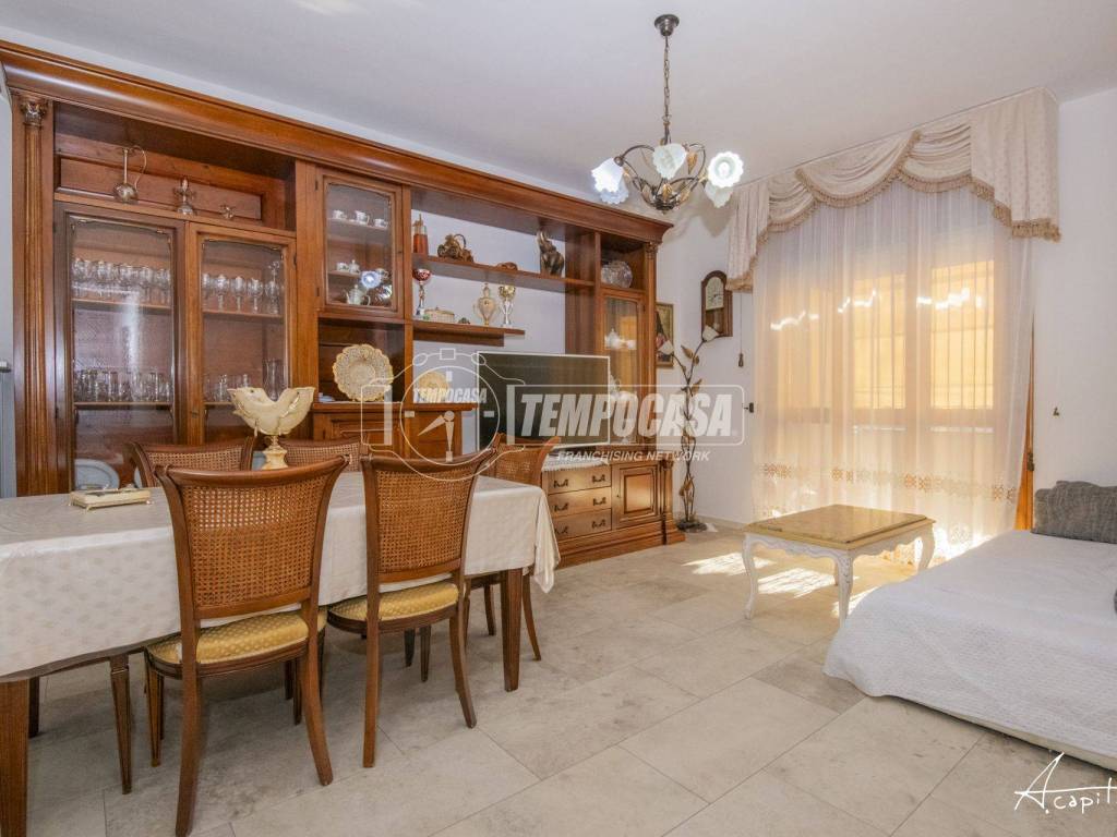 appartamento in vendita a Quattro Castella in zona Montecavolo
