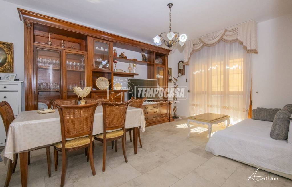 appartamento in vendita a Quattro Castella in zona Montecavolo