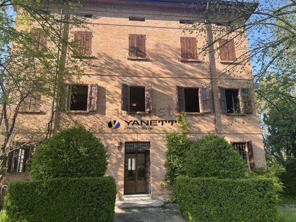 casa indipendente in vendita a Quattro Castella in zona Roncolo