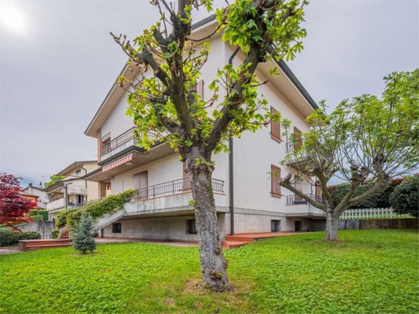 casa indipendente in vendita a Quattro Castella in zona Puianello