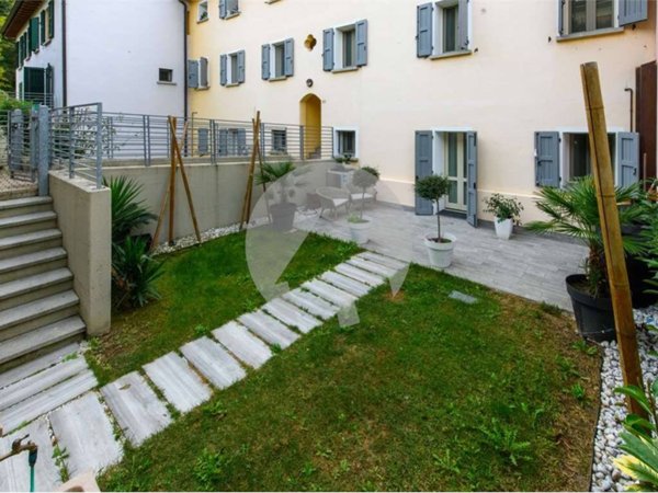 casa indipendente in vendita a Quattro Castella in zona Montecavolo
