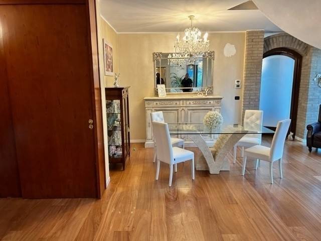 casa indipendente in vendita a Quattro Castella in zona Forche