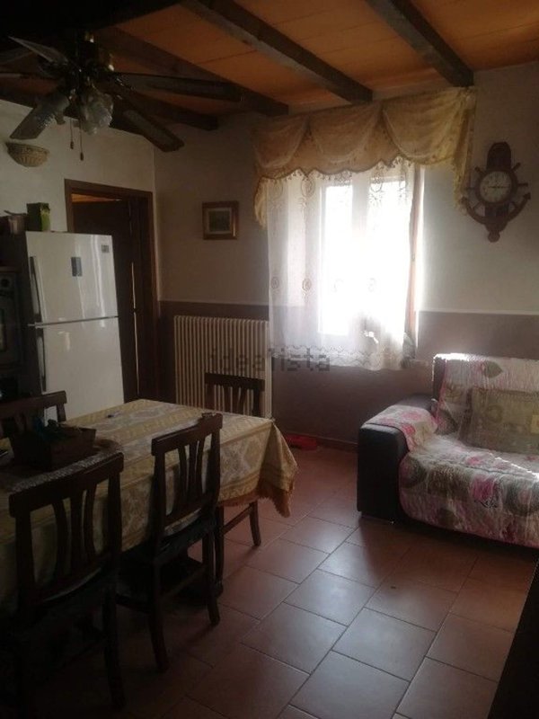appartamento in vendita a Quattro Castella in zona Roncolo