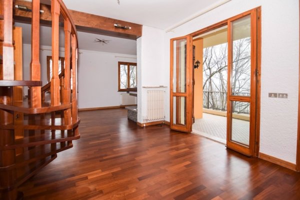 casa indipendente in vendita a Quattro Castella in zona Montecavolo