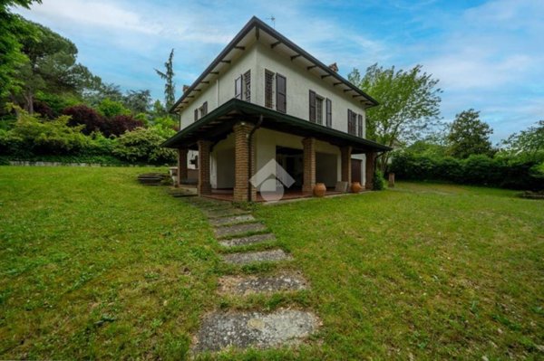 casa indipendente in vendita a Quattro Castella in zona Montecavolo
