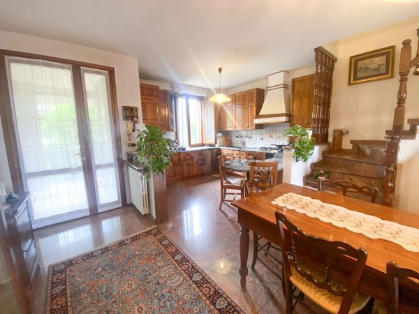 appartamento in vendita a Quattro Castella in zona Puianello