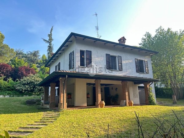 casa indipendente in vendita a Quattro Castella in zona Montecavolo