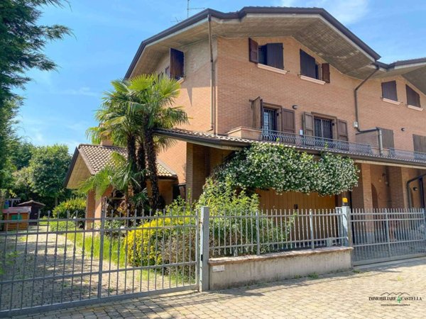 casa indipendente in vendita a Quattro Castella in zona Montecavolo