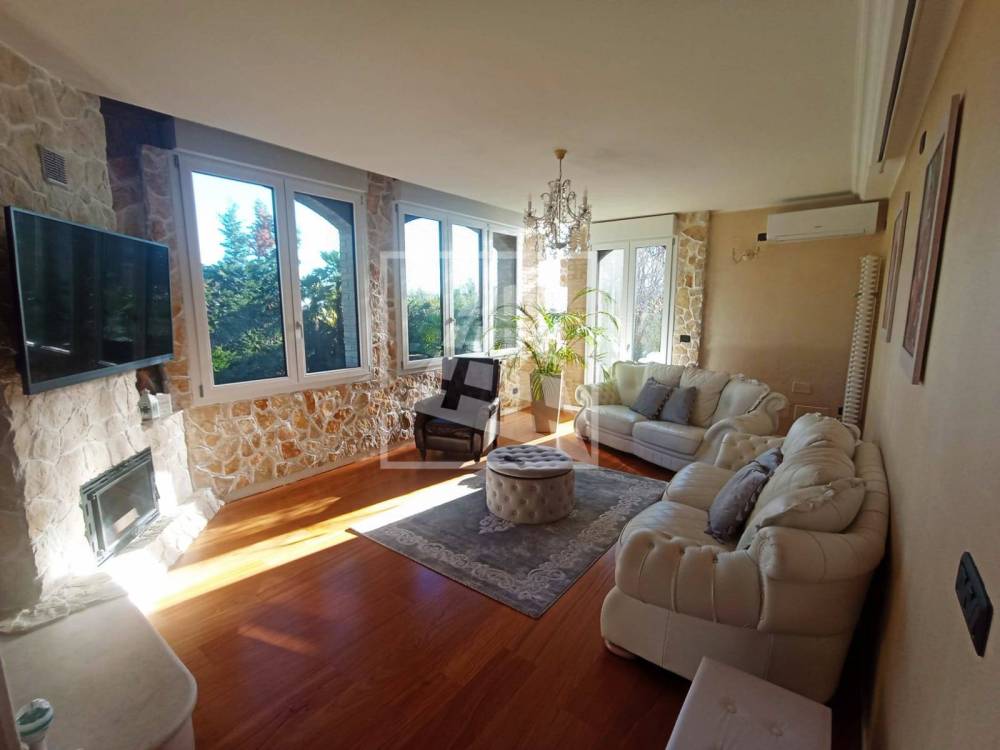 casa indipendente in vendita a Quattro Castella in zona Puianello