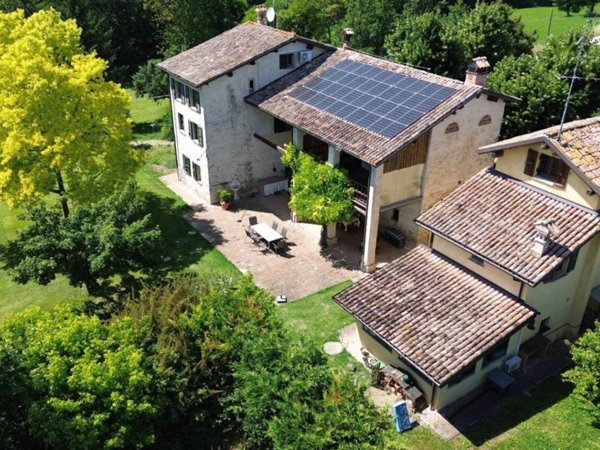 casa indipendente in vendita a Quattro Castella in zona Roncolo