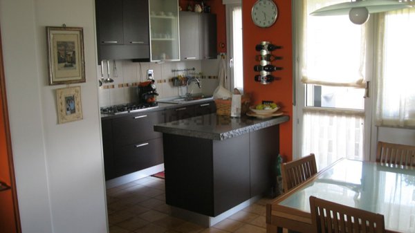 appartamento in vendita a Quattro Castella in zona Montecavolo