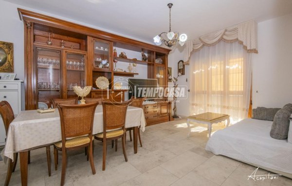 appartamento in vendita a Quattro Castella in zona Montecavolo