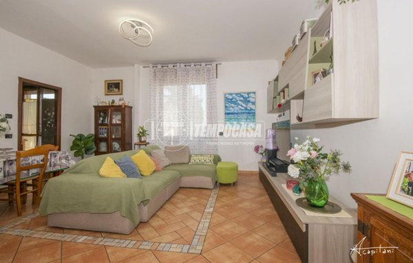 appartamento in vendita a Quattro Castella in zona Montecavolo