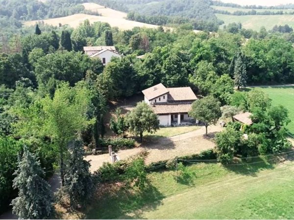 casa indipendente in vendita a Quattro Castella in zona Roncolo
