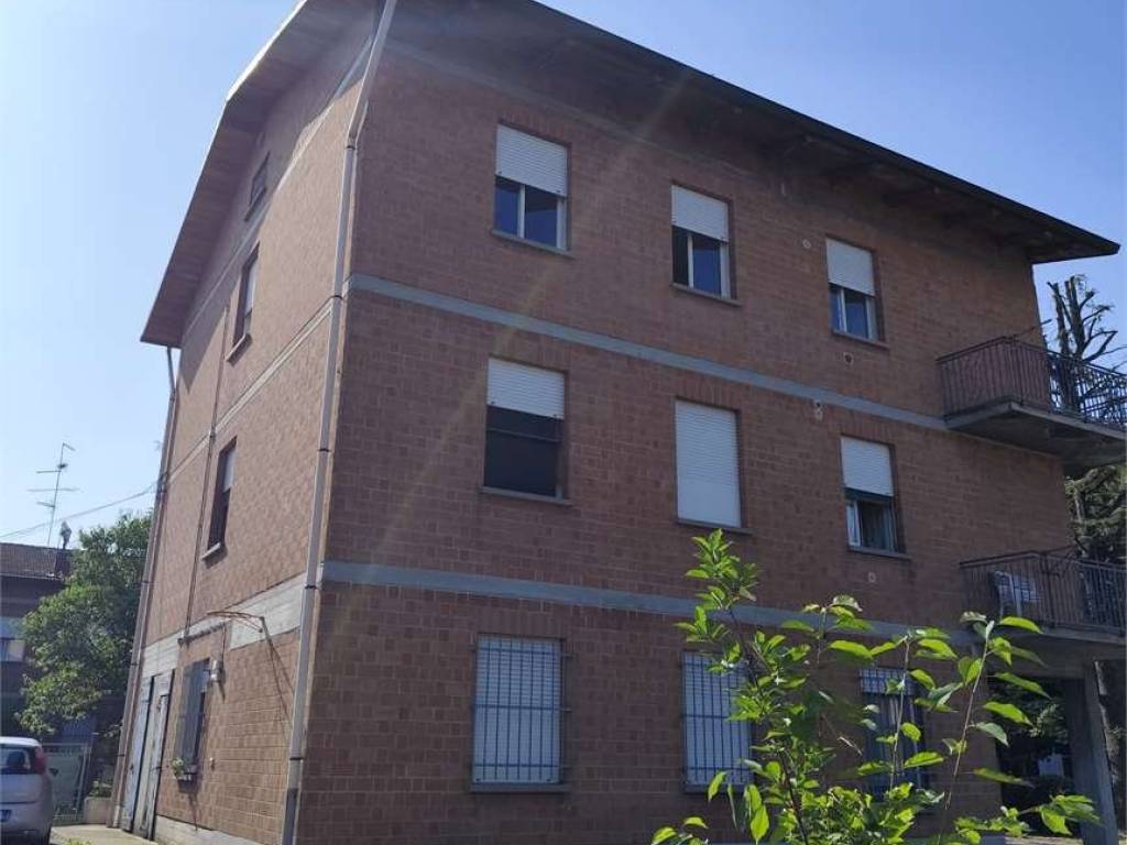 appartamento in vendita a Quattro Castella in zona Montecavolo