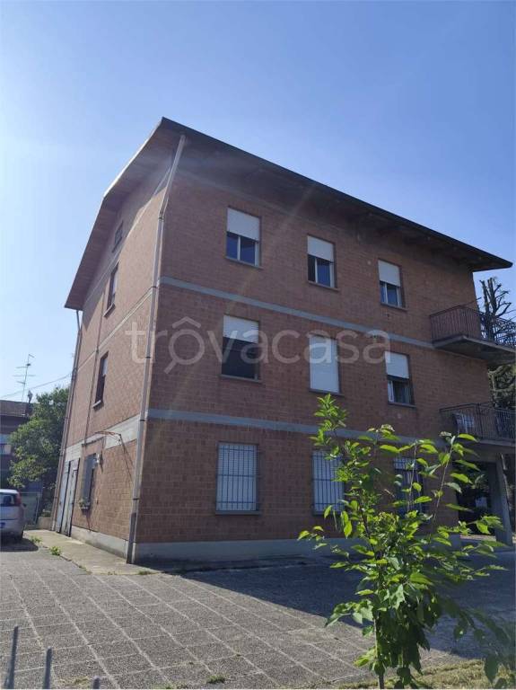 appartamento in vendita a Quattro Castella in zona Montecavolo