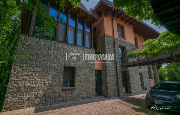 casa indipendente in vendita a Quattro Castella in zona Roncolo