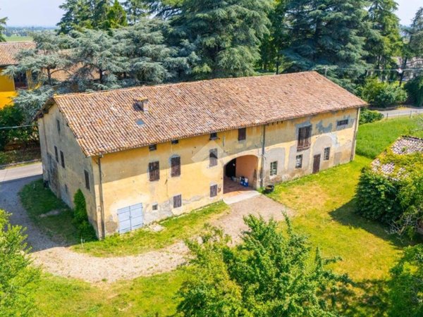 casa indipendente in vendita a Quattro Castella in zona Montecavolo