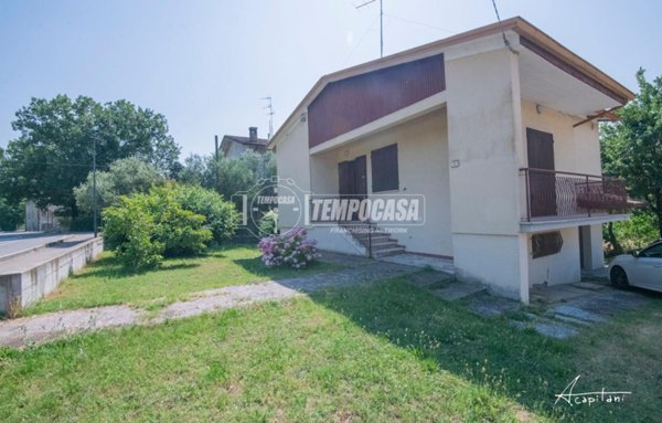 casa indipendente in vendita a Quattro Castella in zona Montecavolo