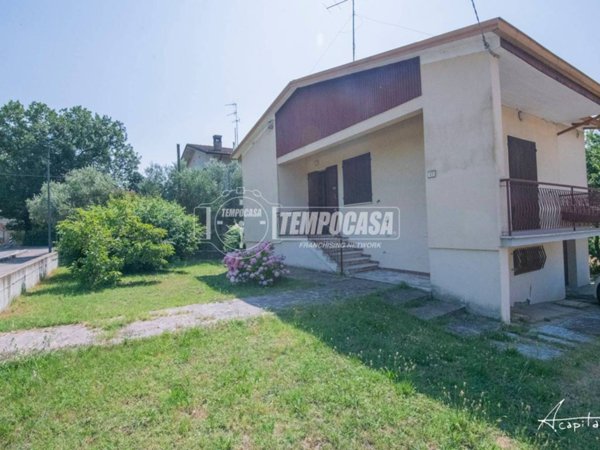 casa indipendente in vendita a Quattro Castella in zona Montecavolo