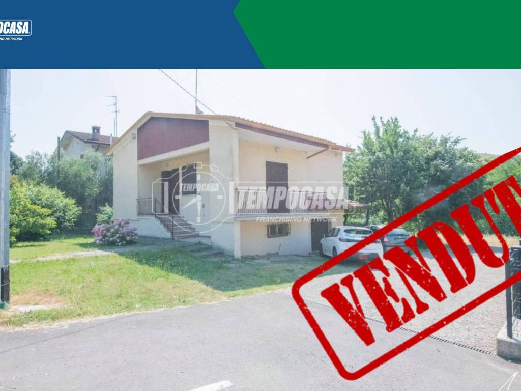 casa indipendente in vendita a Quattro Castella in zona Montecavolo