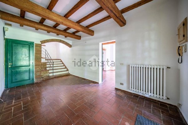 casale in vendita a Quattro Castella in zona Roncolo
