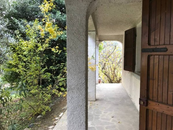 casa indipendente in vendita a Quattro Castella in zona Montecavolo