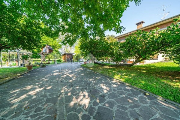 casa indipendente in vendita a Quattro Castella in zona Montecavolo