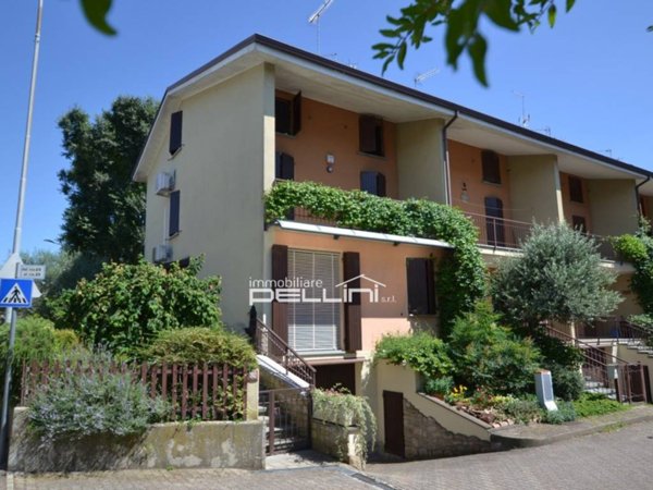 casa indipendente in vendita a Quattro Castella in zona Montecavolo