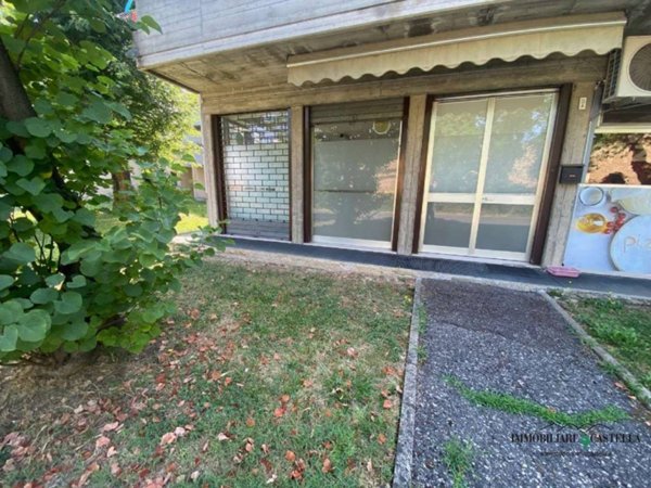 ufficio in vendita a Quattro Castella in zona Montecavolo