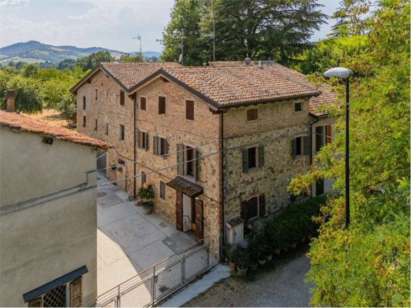 casa indipendente in vendita a Quattro Castella in zona Puianello