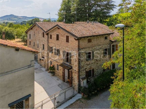 casa indipendente in vendita a Quattro Castella in zona Puianello